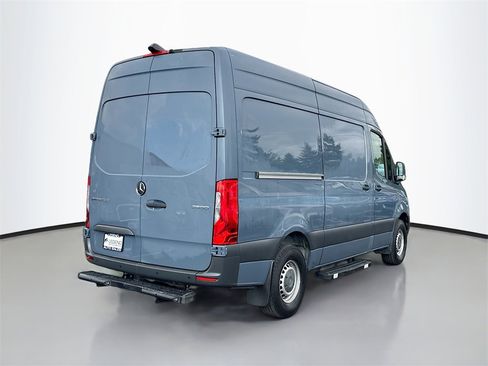Used 2019 Mercedes-Benz Sprinter 144 image 5