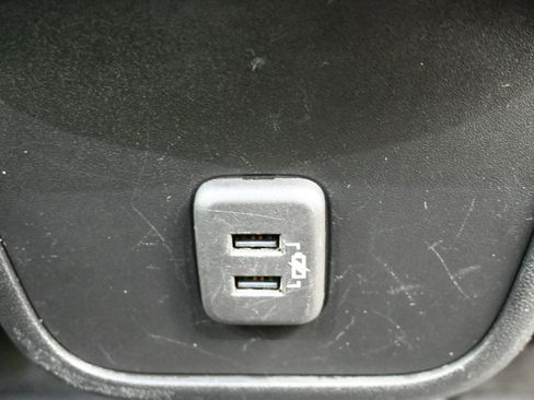 Used 2020 Chevrolet Equinox LS w/ LS Convenience Package image 23