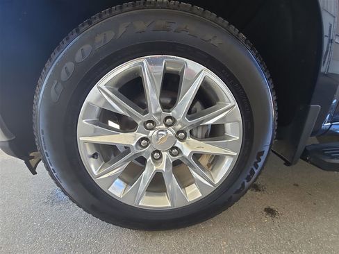 Used 2021 Chevrolet Silverado 1500 LTZ w/ Technology Package image 32