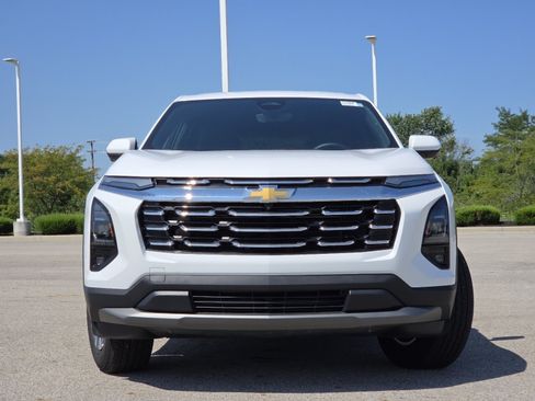 Used 2025 Chevrolet Equinox LT w/ Safety and Technology Package FWD image 11