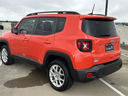 Used 2021 Jeep Renegade Latitude w/ Convenience Group AWD/4WD image 11