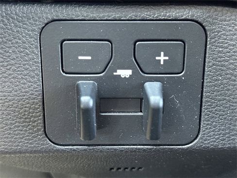 Used 2023 Toyota Tundra Limited image 13