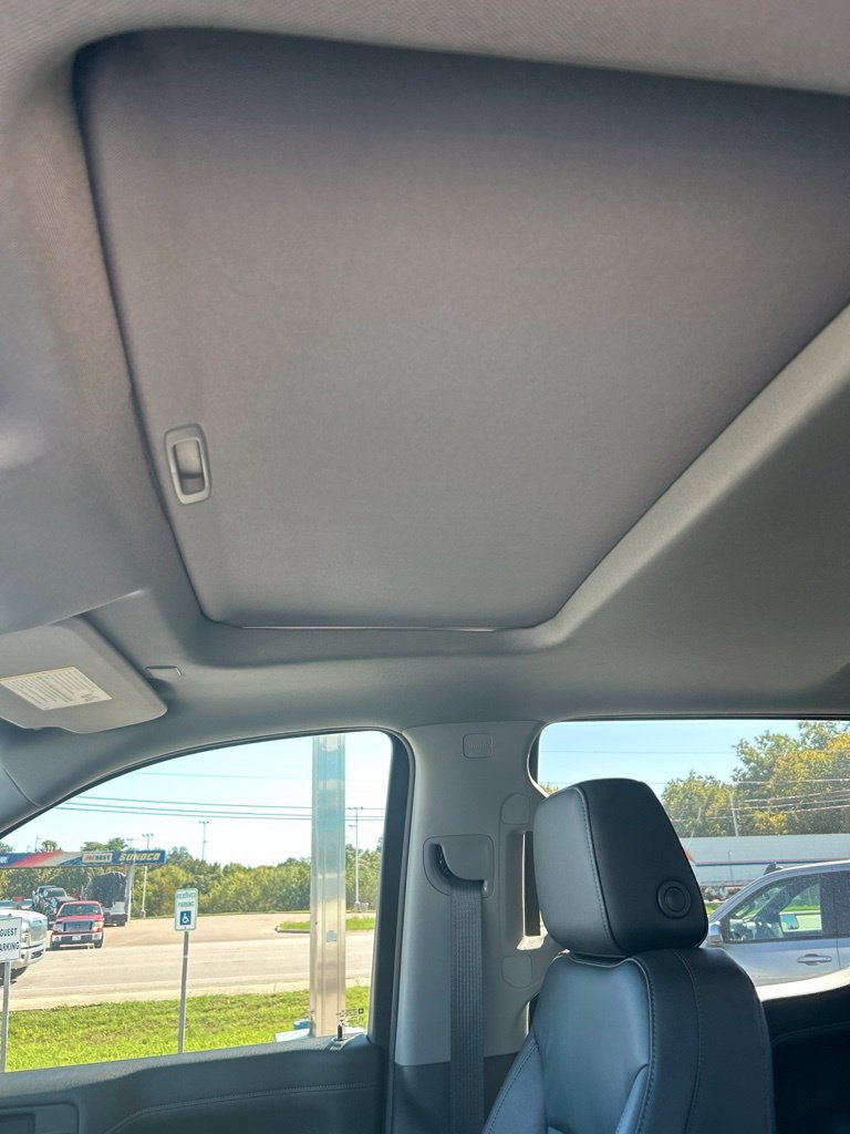 Used 2021 Chevrolet Silverado 1500 RST w/ LPO, Blackout Package AWD/4WD image 12