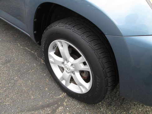 Used 2012 Toyota RAV4 4WD w/ Upgrade Value Pkg image 17