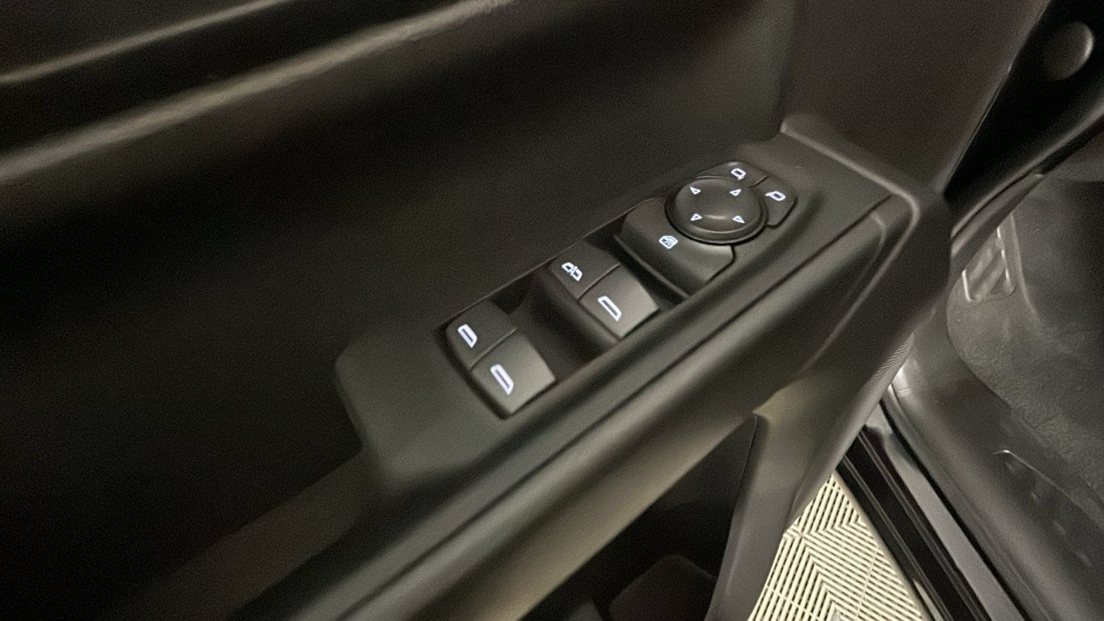 Used 2022 Chevrolet Silverado 1500 Custom Trail Boss w/ Safety Confidence Package AWD/4WD image 12