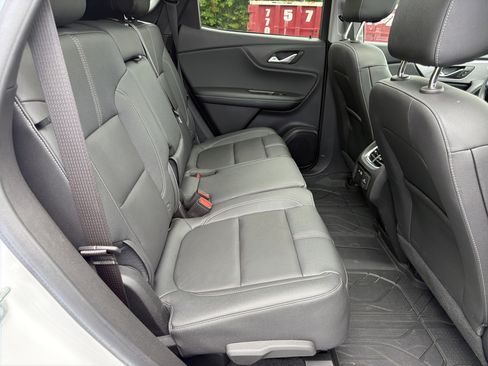 Used 2024 Chevrolet Blazer LT w/ Sound & Technology Package FWD image 15