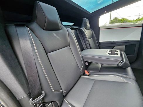 Used 2024 Tesla Cybertruck AWD Crew Cab image 81