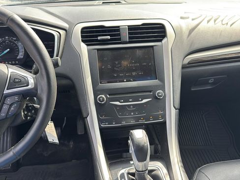 Used 2013 Ford Fusion SE FWD image 10