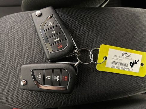 Certified 2022 Toyota Corolla LE FWD image 24