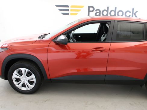 Used 2024 Chevrolet Trax LS FWD image 4