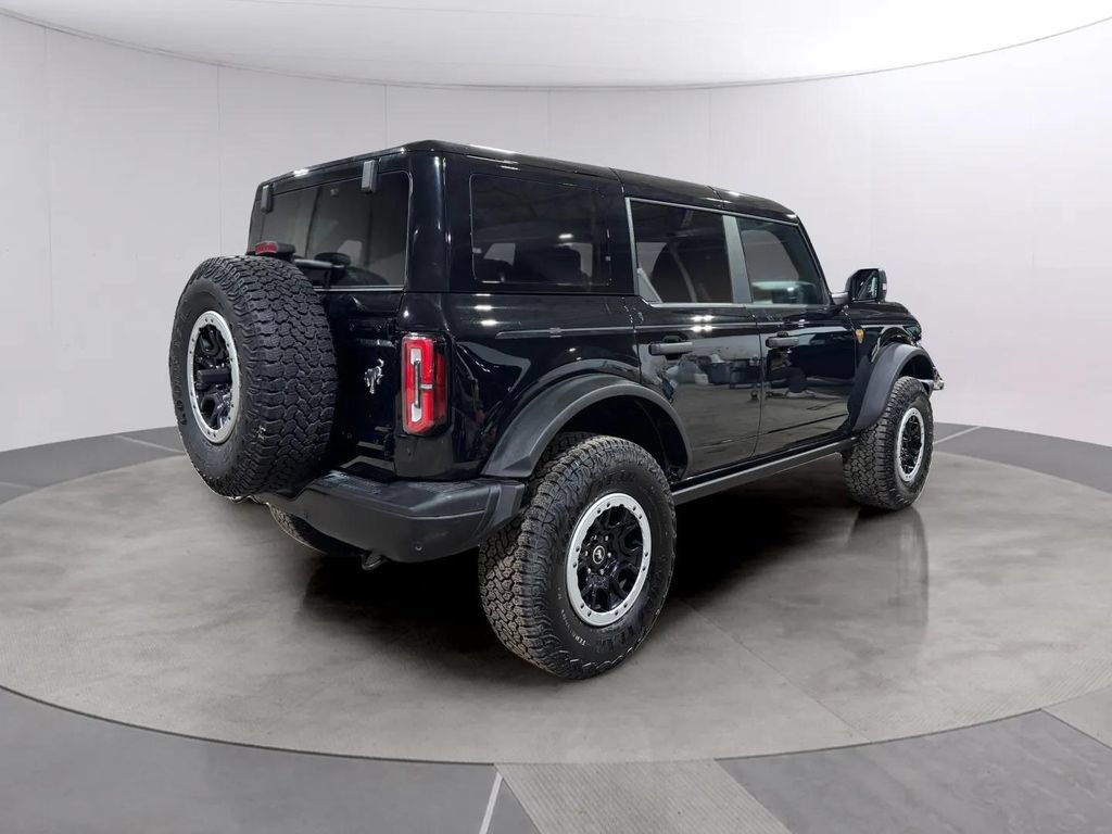 Used 2025 Ford Bronco Badlands AWD/4WD image 3