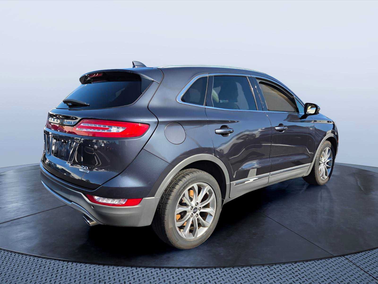 Used 2015 Lincoln MKC FWD w/ Equipment Group 101A Select image 3