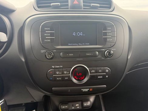 Used 2017 Kia Soul + FWD image 9