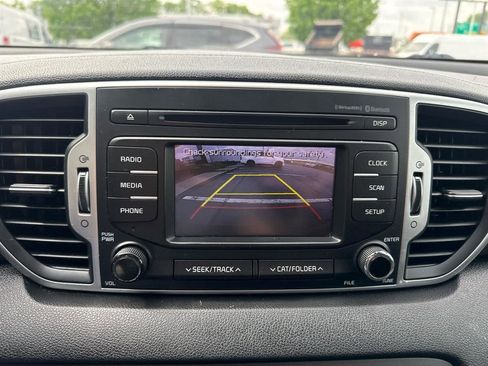 Used 2018 Kia Sportage LX AWD/4WD image 15