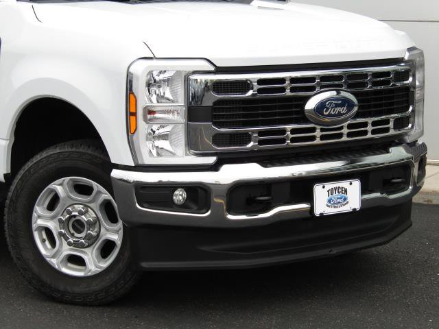 Used 2025 Ford F250 XLT AWD/4WD image 3