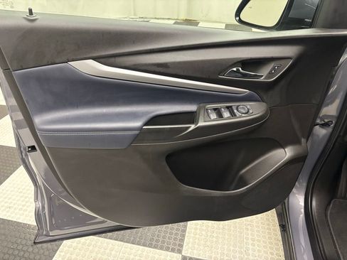 Used 2022 Chevrolet Bolt EUV LT w/ Convenience Package image 10