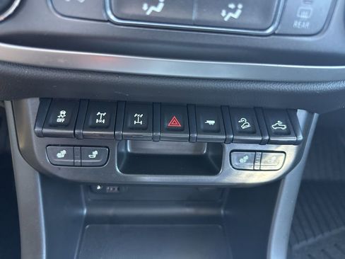 Used 2022 Chevrolet Colorado ZR2 AWD/4WD image 21