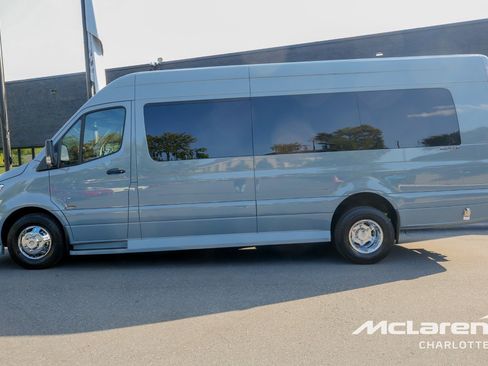 Used 2023 Mercedes-Benz Sprinter 3500 image 4