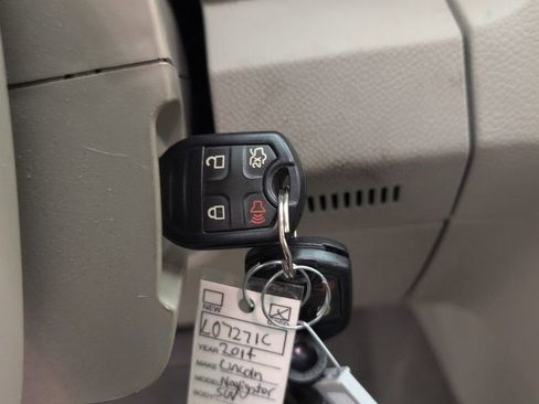 Used 2014 Lincoln Navigator 2WD image 44