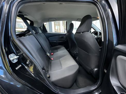 Used 2017 Toyota Yaris L image 22