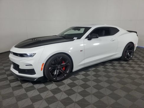 Used 2024 Chevrolet Camaro SS RWD image 8
