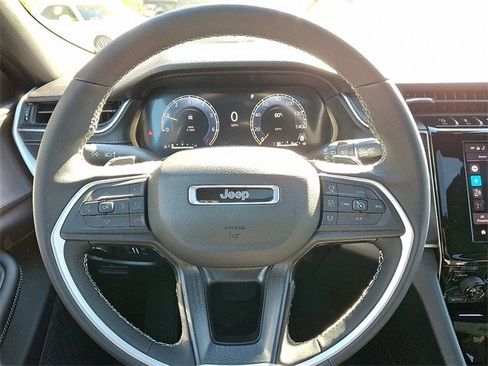 New 2025 Jeep Grand Cherokee Laredo X w/ Luxury Tech Group I image 14