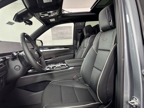 New 2025 Cadillac Escalade Sport w/ Touring Package image 13