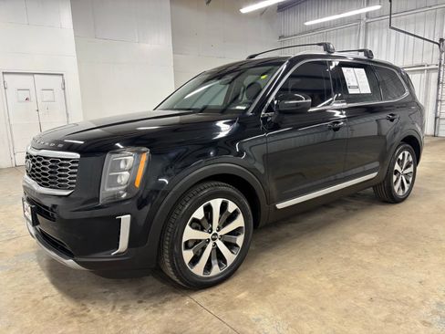Used 2021 Kia Telluride EX w/ EX Premium Package FWD image 3