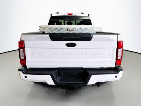 Used 2022 Ford F250 Lariat w/ Black Appearance Package image 6