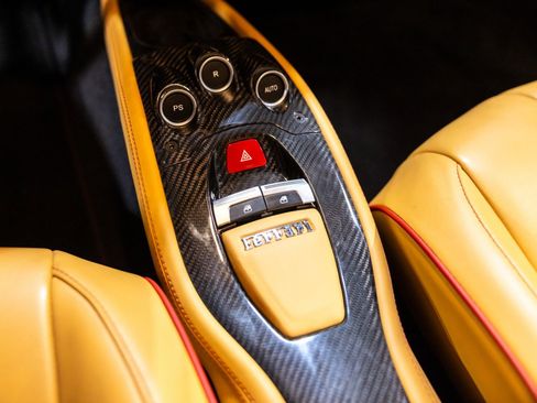 Used 2012 Ferrari 458 Italia Coupe RWD image 52