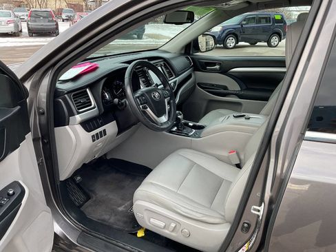Used 2015 Toyota Highlander XLE image 14