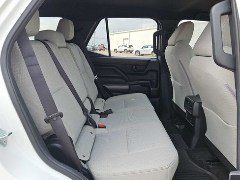 Used 2025 Toyota 4Runner SR5 AWD/4WD image 17