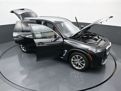 Used 2024 BMW X5 xDrive40i w/ Premium Package image 38
