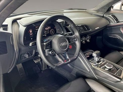 Used 2017 Audi R8 V10 w/ Carbon Exterior Package AWD/4WD image 13
