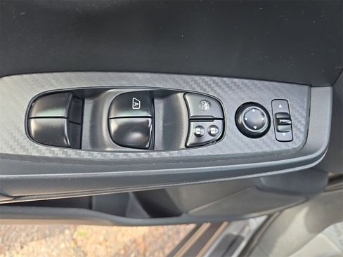 Used 2025 Nissan Sentra SV image 27