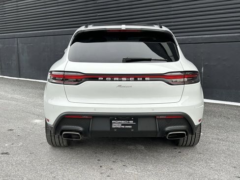 Certified 2025 Porsche Macan image 9