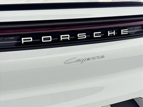 Certified 2026 Porsche Cayenne Coupe AWD/4WD image 25