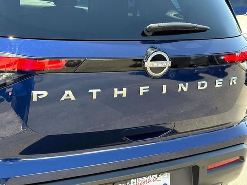 Certified 2025 Nissan Pathfinder SV FWD image 6