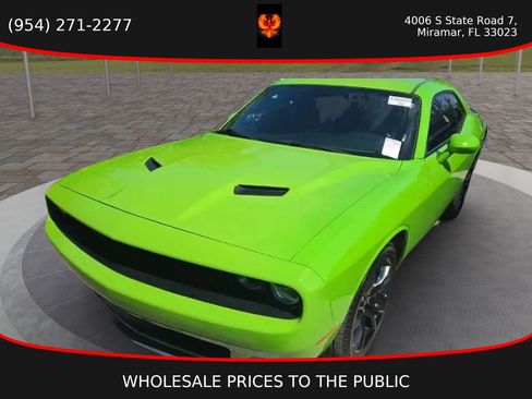 Used 2017 Dodge Challenger SXT Plus image 1