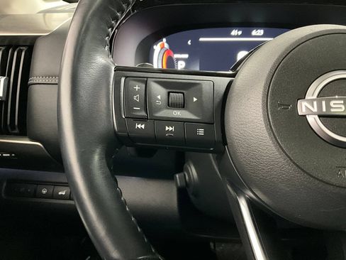 Used 2023 Nissan Pathfinder Platinum AWD/4WD image 19