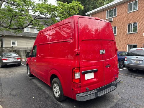 Used 2012 Nissan NV 2500 SV w/ Technology Pkg RWD image 3