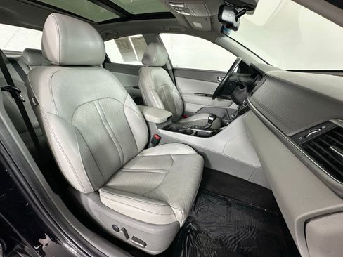 Used 2018 Kia Optima EX w/ Premium Package FWD image 6
