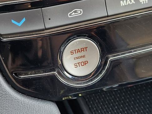 Used 2020 Jaguar F-PACE Prestige image 19