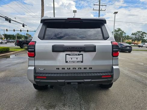 Used 2025 Toyota 4Runner SR5 AWD/4WD image 4