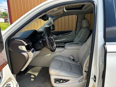 Used 2015 Cadillac Escalade ESV Luxury image 17
