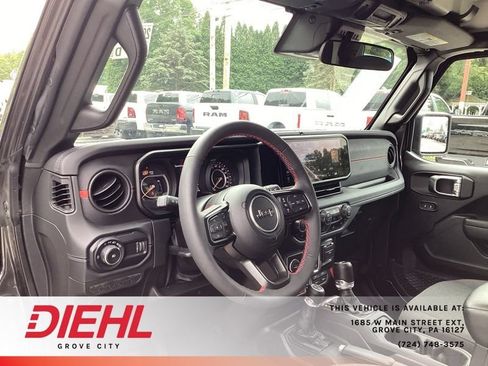 Used 2024 Jeep Wrangler Rubicon w/ Convenience Group AWD/4WD image 18