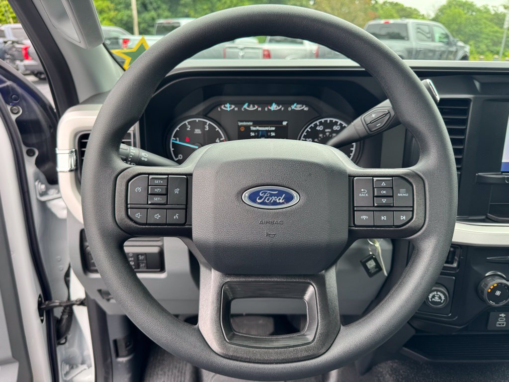 Used 2025 Ford F350 XL w/ 360-Degree Camera Package RWD image 6