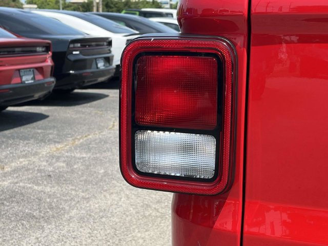 Used 2021 Jeep Gladiator Mojave AWD/4WD image 10