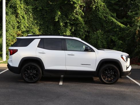Used 2026 GMC Terrain Elevation w/ Black Edition AWD/4WD image 12