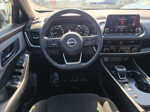 Used 2023 Nissan Rogue S FWD image 12